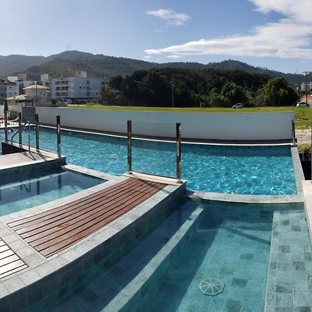 Cobertura Velejar Em Condominio Clube - Com Area De Lazer Governador Celso Ramos Buitenkant foto